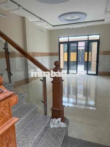 nhà hẻm oto 8m , 5 *20 , 5 phòng ngủ 6 nhà vệ sinh