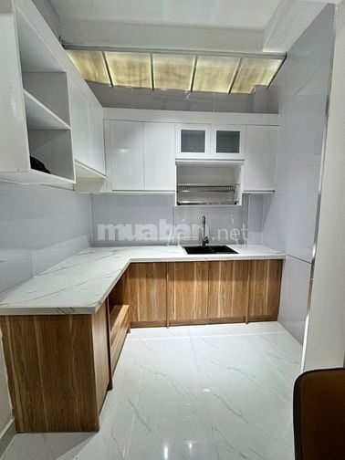 GẦN MẶT TIỀN ĐƯỜNG - HẺM 1 TRỤC - LÔ GÓC - NHÀ MỚI ĐẸP - 3 TẦNG BTCT