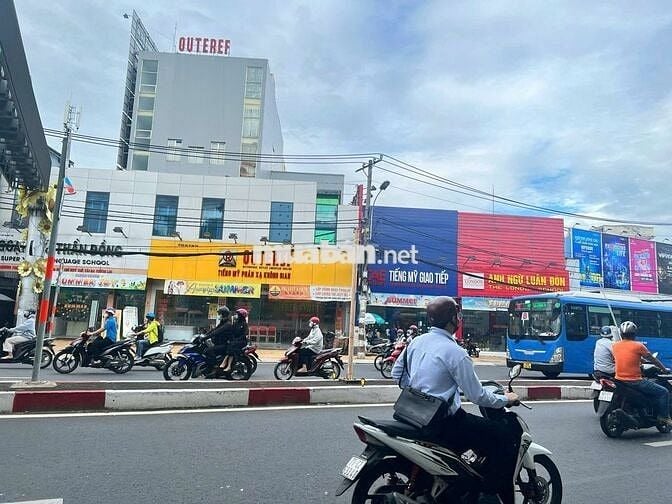 Thu nhập 400tr/tháng, nhà 3 tầng góc 2 MT Võ Văn Ngân, Tp. Thủ Đức,
