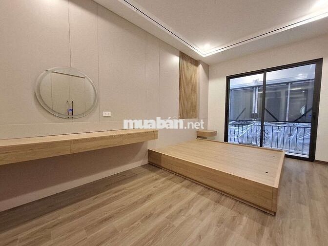 BÁN NHÀ SIÊU ĐẸP CỰ KHỐI LONG BIÊN 5 TẦNG FULL NỘI THẤT GIÁ CHỈ 5,X TỶ