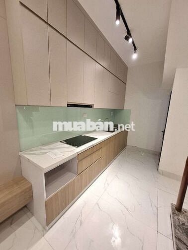 BÁN NHÀ SIÊU ĐẸP CỰ KHỐI LONG BIÊN 5 TẦNG FULL NỘI THẤT GIÁ CHỈ 5,X TỶ