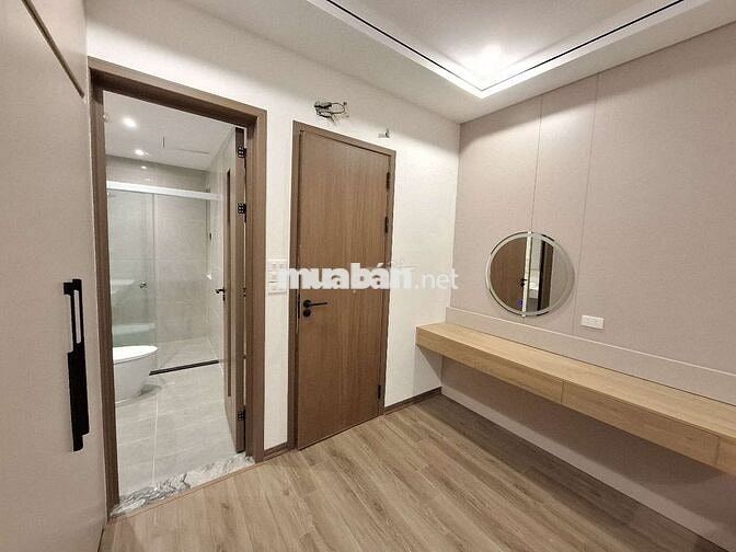 BÁN NHÀ SIÊU ĐẸP CỰ KHỐI LONG BIÊN 5 TẦNG FULL NỘI THẤT GIÁ CHỈ 5,X TỶ
