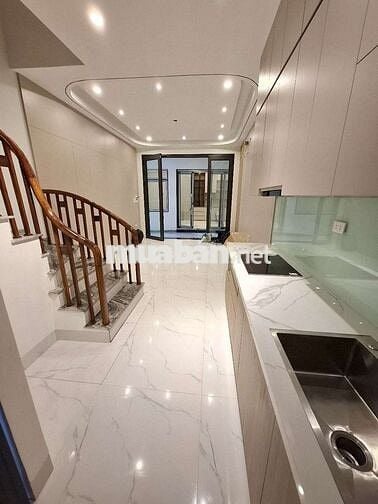 BÁN NHÀ SIÊU ĐẸP CỰ KHỐI LONG BIÊN 5 TẦNG FULL NỘI THẤT GIÁ CHỈ 5,X TỶ