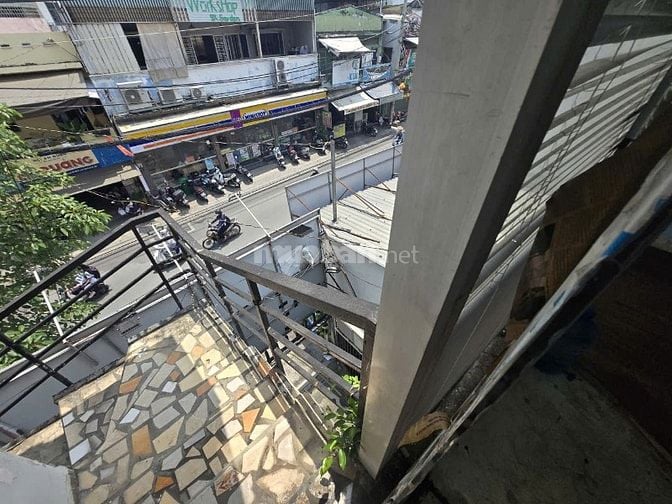 Cho thuê mặt tiền lầu 2 có lối đi riêng, Bùi Đình Túy, Bình Thạnh