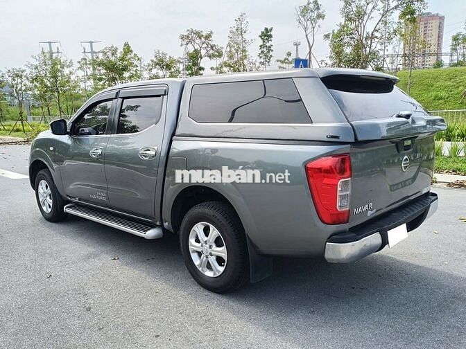 Bán gấp Nissan Navara 2016 2.5 MT 2WD Xám đẹp