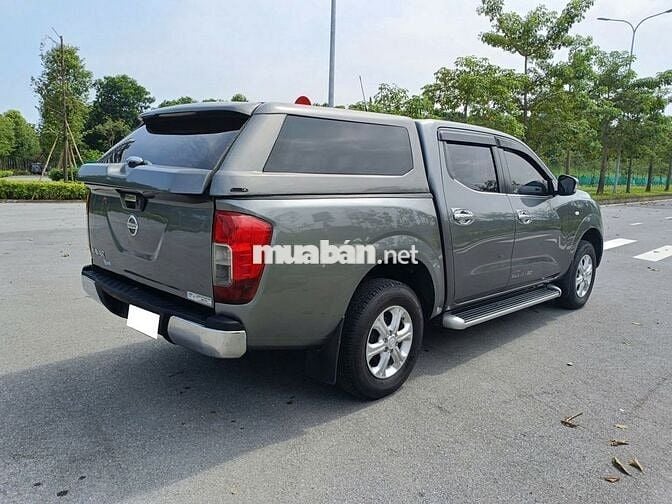 Bán gấp Nissan Navara 2016 2.5 MT 2WD Xám đẹp