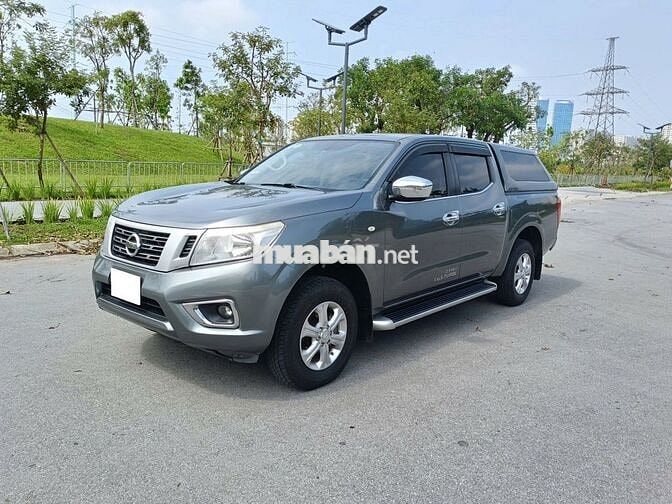 Bán gấp Nissan Navara 2016 2.5 MT 2WD Xám đẹp