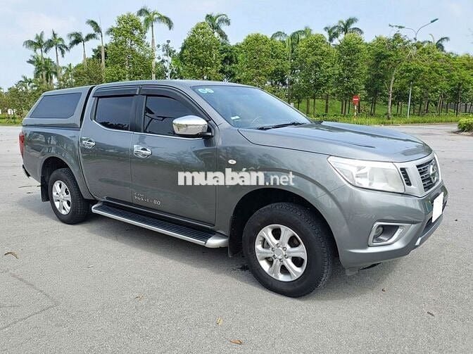 Bán gấp Nissan Navara 2016 2.5 MT 2WD Xám đẹp