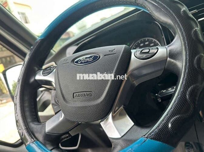 Ford transit 2023 Tiêu chuẩn - 10000 km