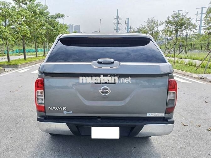Bán gấp Nissan Navara 2016 2.5 MT 2WD Xám đẹp