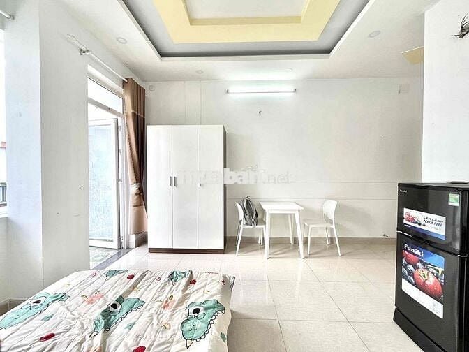 CHO THUÊ PHÒNG BAN CÔNG FULL NỘI THẤT GẦN CÔNG VIÊN LÀNG HOA - GÒ VẤP
