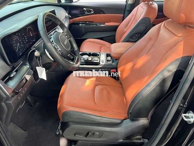 Kia Carnival 2023 Premium 2.2D 7S - 71000 km