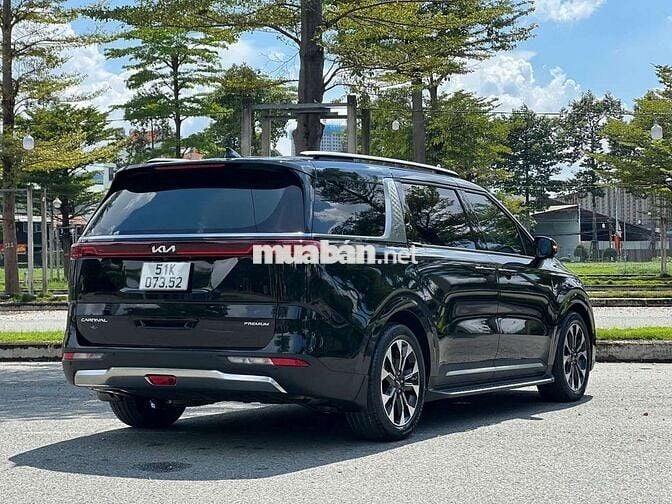 Kia Carnival 2023 Premium 2.2D 7S - 71000 km