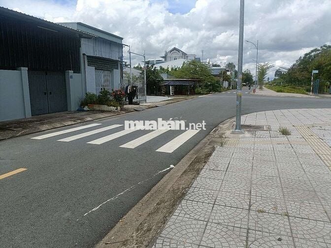 cho thuê kho trống 6x24 ..kdc ngân thuận . đầu đường số 9