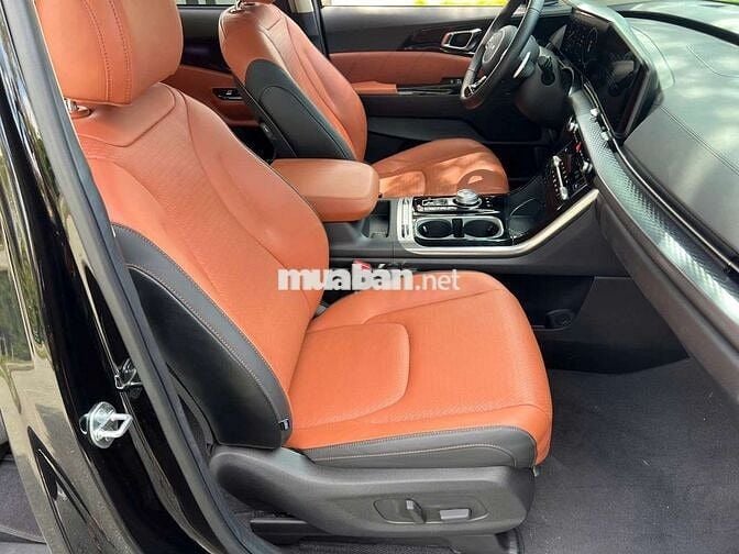 Kia Carnival 2023 Premium 2.2D 7S - 71000 km