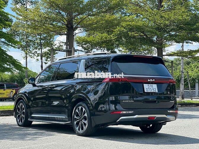 Kia Carnival 2023 Premium 2.2D 7S - 71000 km