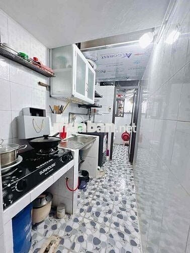 Nhà đẹp ở ngay! Tập thể Nguyễn công Trứ T2 ,2 ngủ ,15 ra oto 70m2