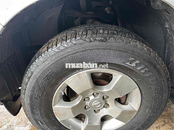 NISSAN NAVARA 2013 XE 2.5AT 4WD NHẬP THÁI