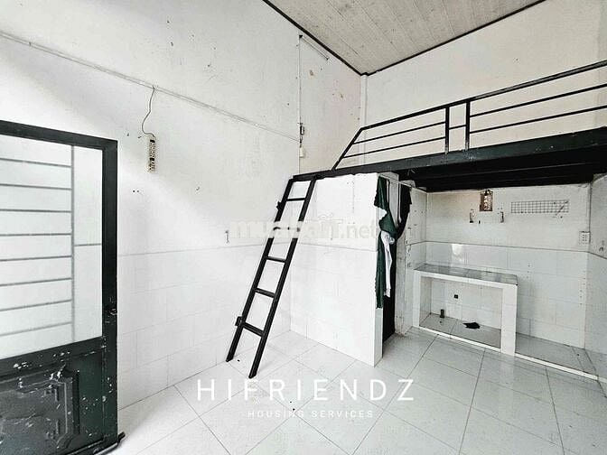 CHO THUÊ PHÒNG TRỆT GIÁ RẺ GÁC CAO 2M ĐỨNG ĐƯỢC NGAY NGÃ TƯ 4 XÃ