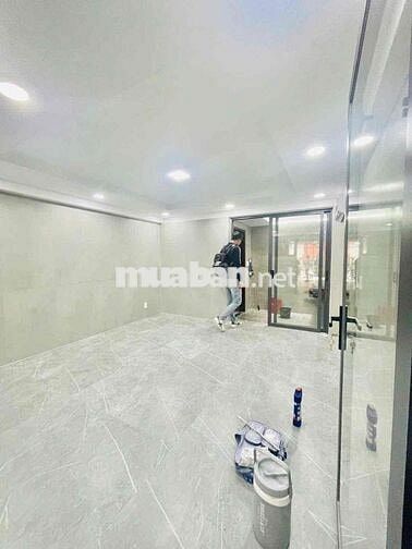 Cho thuê nhà mặt tiền mới 100% khu Phan Xích Long, Phường 2, Quận Phú