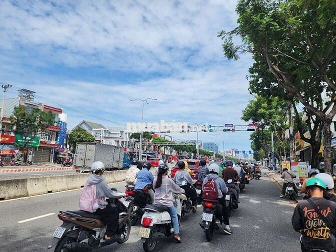 Đất Đường Cách Mạng Tháng 8 DT 250 gần Hội Chợ Triễn Lãm