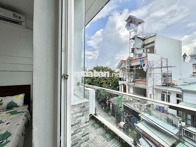 CHO THUÊ PHÒNG BAN CÔNG FULL NỘI THẤT GẦN CÔNG VIÊN LÀNG HOA - GÒ VẤP