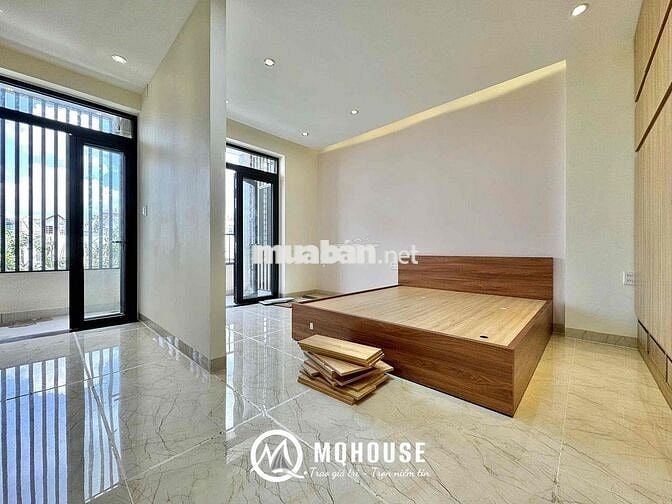 CHDV full nội thất tách bếp mới 100% ban công, máy giặt riêng thoáng