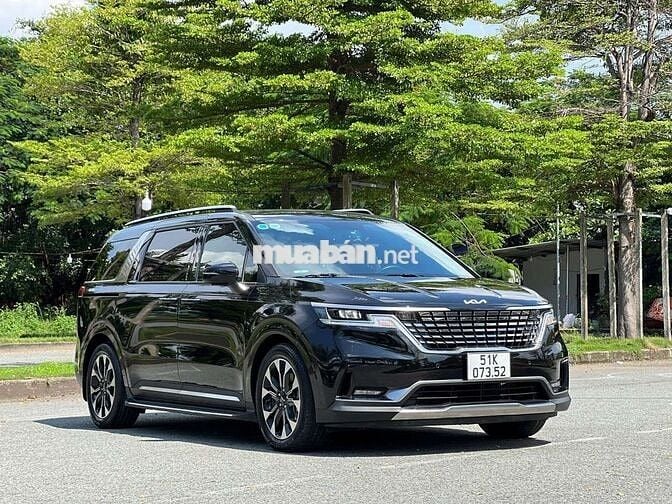 Kia Carnival 2023 Premium 2.2D 7S - 71000 km