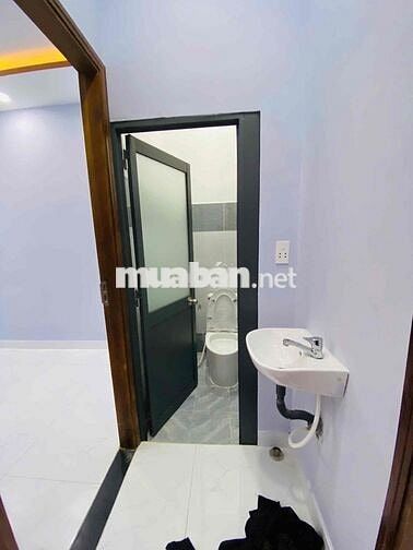 Nhà mới KDC Văn Minh Dân Trí Cao cách khu công nghiệp Hoàng Gia 2km