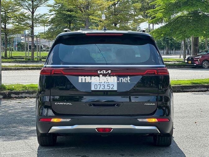 Kia Carnival 2023 Premium 2.2D 7S - 71000 km
