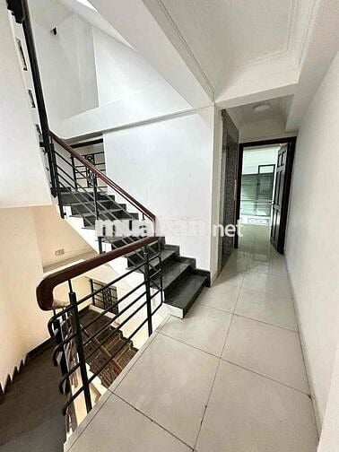 Toà nhà Mặt tiền Trần Quang Khải, Quận 1 (Nở hậu 8m, có Thang máy)