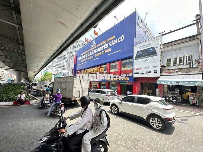 Cho thuê nhà 3 tầng 4×25 mặt tiền Hồng Bàng kế nhà sách nguyễn văn cừ