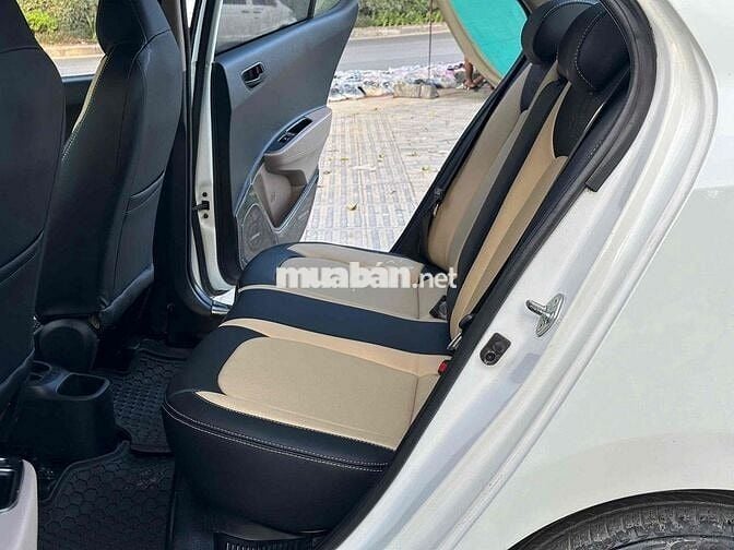 Hyundai Grand i10 2019 1.2 BASE - 120000 km 1 chu