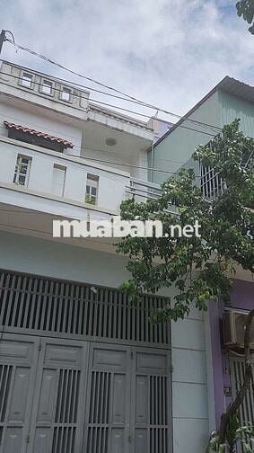 Bán nhà mặt phố gần Vincom Dĩ An, 2,3 tỷ, 44m2, view đẹp, giá siêu hời
