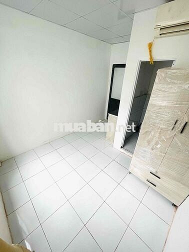 CHDV QUẬN 10 Giá Rẻ CỬA SỔ THOÁNG MÁT - 3.900.000 - CẦU VƯỢT 3/2