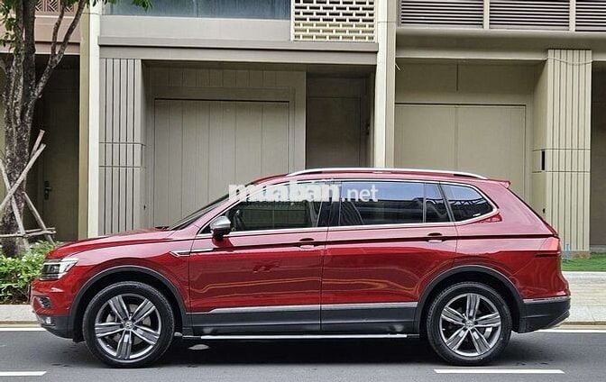 Volswagen Tiguan model 2020 Allspace đi ít 24k km