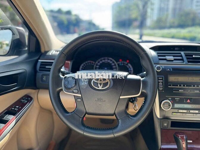 TOYOTA CAMRY 2.5G - 100000 km