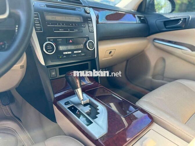 TOYOTA CAMRY 2.5G - 100000 km