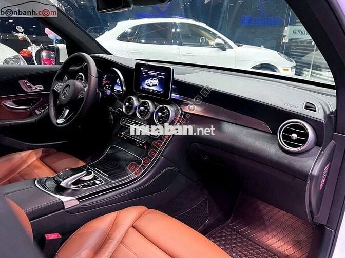 Mercedes Benz GLC 300 4Matic 2017 - 899 Triệu