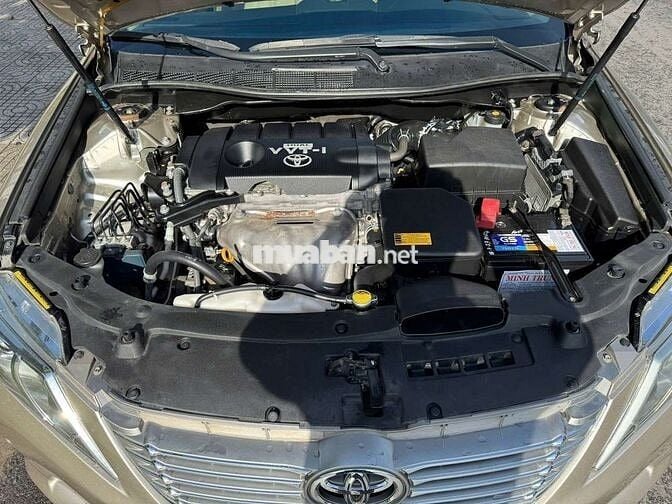 TOYOTA CAMRY 2.5G - 100000 km