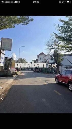 Mặt bằng gần 700m2 giá 320triệu bán gấp