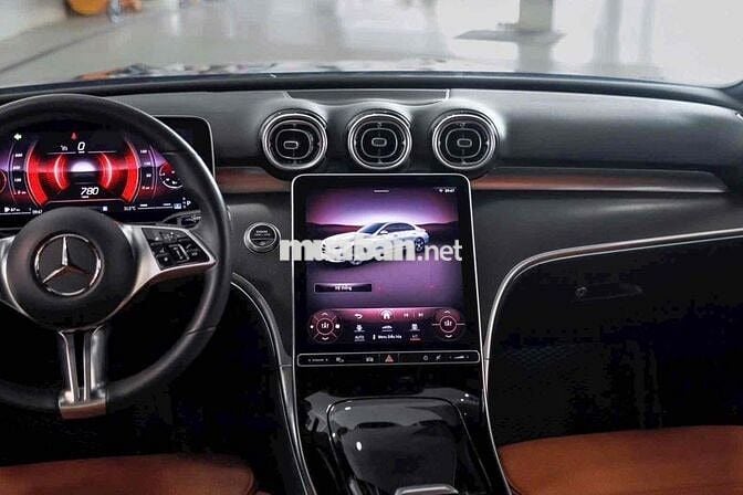 Mercedes C200 Chính Hãng Mới Đi 3.500 Km,Như Mới