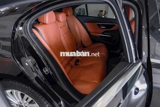 Mercedes C200 Chính Hãng Mới Đi 3.500 Km,Như Mới