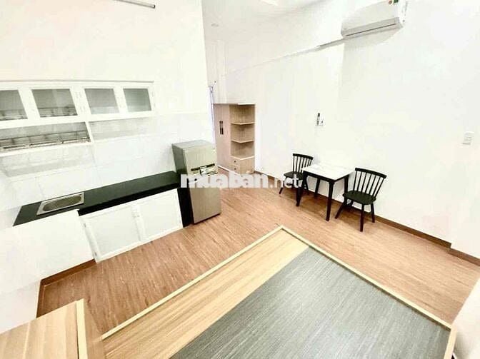 studio ban công ngay Hoàng Hoa Thám - Học Viện Hàng Không