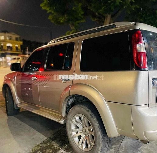 Ford Everest 2014 Limited 4x2 - 120000 km
