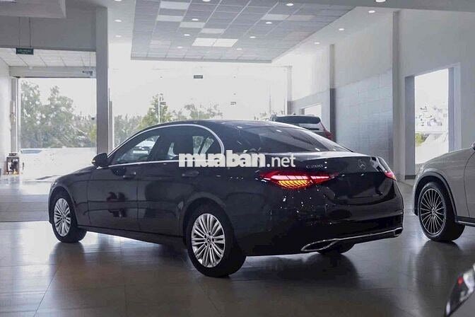 Mercedes C200 Chính Hãng Mới Đi 3.500 Km,Như Mới