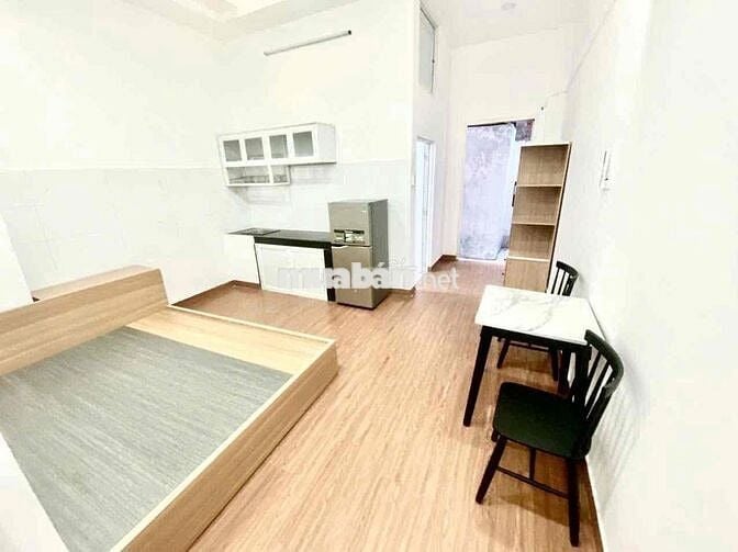 studio ban công ngay Hoàng Hoa Thám - Học Viện Hàng Không