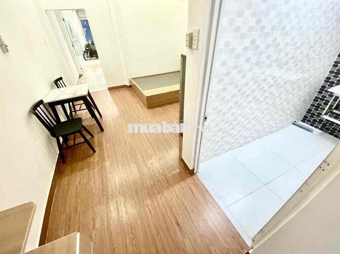 studio ban công ngay Hoàng Hoa Thám - Học Viện Hàng Không