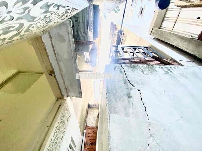 studio ban công ngay Hoàng Hoa Thám - Học Viện Hàng Không