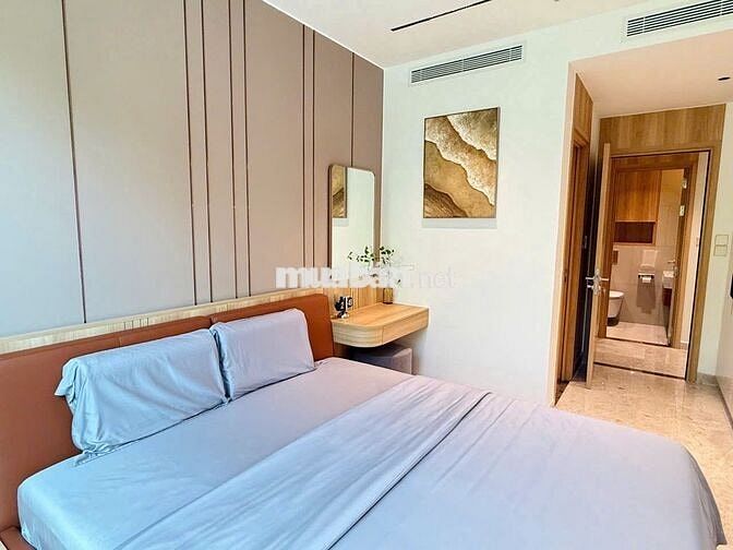 Cần bán căn hộ cao cấp Peninsula tầng 12 view cầu sông Hàn, giá tốt